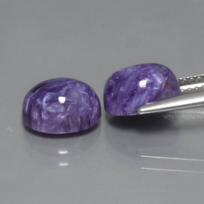 カラットの天然バイオレットチャロアイト（9.2×7 mm・オーバルカット）