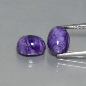 カラットの天然バイオレットチャロアイト（9.1×7 mm・オーバルカット）