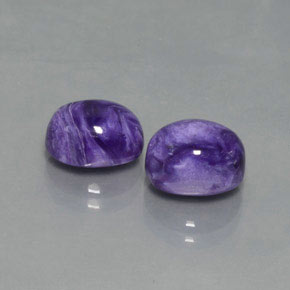 カラットの天然バイオレットチャロアイト（9.1×7 mm・オーバルカット）