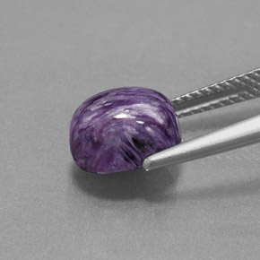 2.82カラットの天然バイオレットチャロアイト（9.1×6.9 mm・オーバルカット）