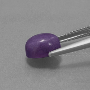 1.84カラットの天然バイオレットチャロアイト（8.4×6.2 mm・オーバルカット）