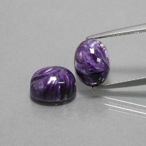 カラットの天然バイオレットチャロアイト（9.1×7.2 mm・オーバルカット）