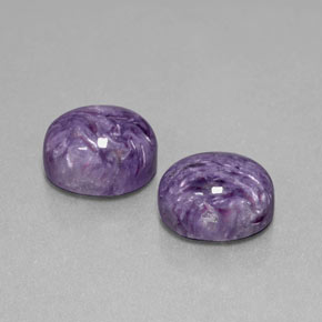 カラットの天然バイオレットチャロアイト（10.1×8 mm・オーバルカット）
