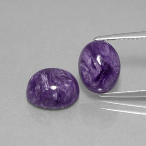 カラットの天然バイオレットチャロアイト（10×8.1 mm・オーバルカット）