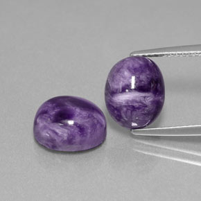 カラットの天然バイオレットチャロアイト（10.1×8 mm・オーバルカット）
