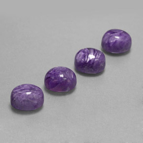カラットの天然バイオレットチャロアイト（9.2×7.1 mm・オーバルカット）