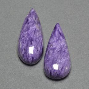 13.24カラットの天然バイオレットチャロアイト（21×8.9 mm・洋梨の形）