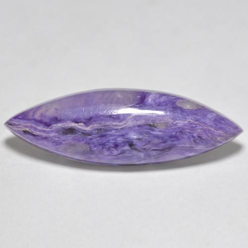 7.83カラットの天然薄いベルベットパープルバイオレットチャロアイト（25.9×8.5 mm・マーキス）