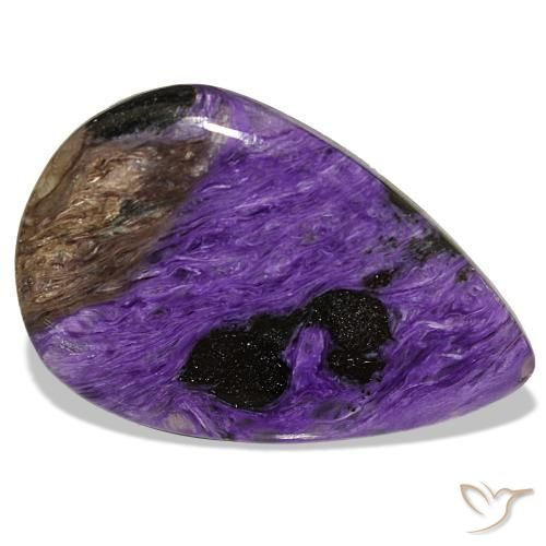 34.66カラットの天然Medium Dark-Violetチャロアイト（33.9×22 mm・洋梨の形）