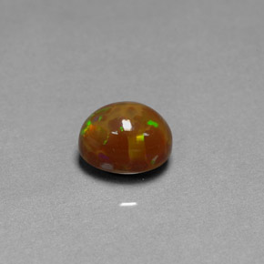 2.17カラットの天然マルチカラーチョコレートオパール（9.2×7.2 mm・透明）