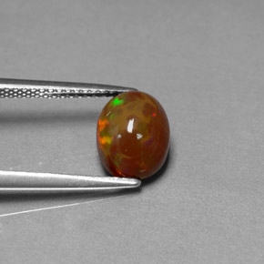 2.17カラットの天然マルチカラーチョコレートオパール（9.2×7.2 mm・透明）