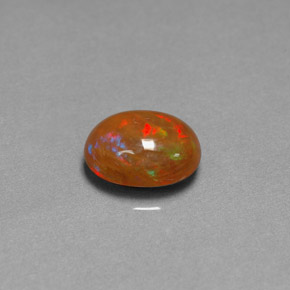 2.03カラットの天然マルチカラーチョコレートオパール（10.5×8 mm・透明）