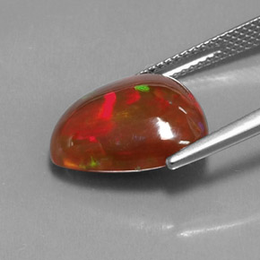 5.36カラットの天然マルチカラーチョコレートオパール（15.1×13.9 mm・透明）