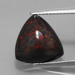 3.52カラットの天然マルチカラーチョコレートオパール（11.6×11.6 mm・トリリアント）