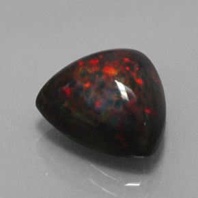 3.52カラットの天然マルチカラーチョコレートオパール（11.6×11.6 mm・トリリアント）