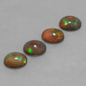 カラットの天然マルチカラーチョコレートオパール（8×6.1 mm・オーバルカット）