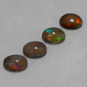 カラットの天然マルチカラーチョコレートオパール（8.1×6.1 mm・オーバルカット）
