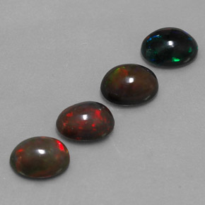 3.57カラットの天然マルチカラーチョコレートオパール（8.1×6.1 mm・オーバルカット）