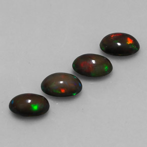 カラットの天然マルチカラーチョコレートオパール（7×5.1 mm・オーバルカット）