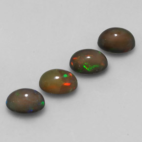 カラットの天然マルチカラーチョコレートオパール（7.1×5.1 mm・オーバルカット）