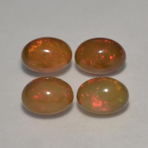 2.83カラットの天然マルチカラーチョコレートオパール（7×5.1 mm・オーバルカット）
