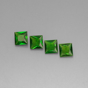 カラットの天然グリーンクロムダイオプサイド（4.1×4.1 mm・四角）