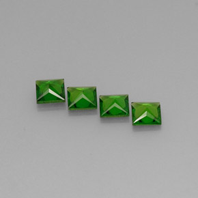 カラットの天然グリーンクロムダイオプサイド（4.1×4.1 mm・四角）