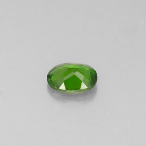 0.28カラットの天然グリーンクロムダイオプサイド（4.7×3.8 mm・オーバルカット）