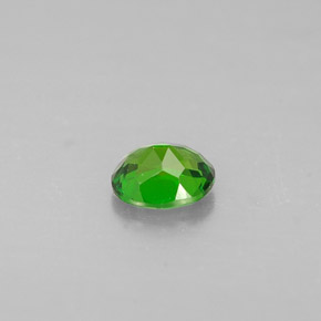 0.29カラットの天然グリーンクロムダイオプサイド（4.5×3.6 mm・オーバルカット）