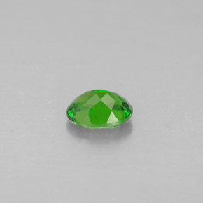 0.28カラットの天然グリーンクロムダイオプサイド（4.6×3.5 mm・オーバルカット）