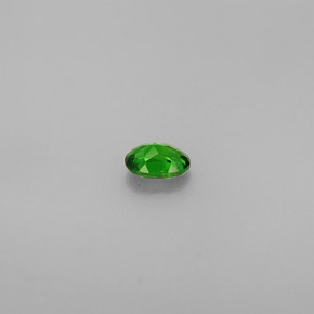 0.30カラットの天然グリーンクロムダイオプサイド（4.8×3.6 mm・オーバルカット）