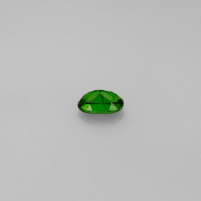 0.34カラットの天然グリーンクロムダイオプサイド（5.3×3.3 mm・オーバルカット）