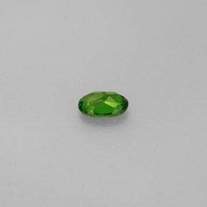 0.36カラットの天然グリーンクロムダイオプサイド（5.6×3.8 mm・オーバルカット）