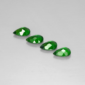 自然派の商品を探す ct グリーン クロム透輝石 宝石, 洋梨の形, ロシア からGemSelectで. 在庫あり、世界各国へ発送!