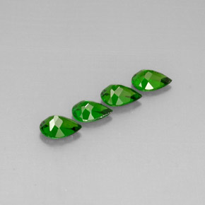 カラットの天然グリーンクロムダイオプサイド（6.7×4.6 mm・洋梨の形）