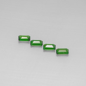 自然派の商品を探す ct グリーン クロム透輝石 宝石, エメラルドカット, ロシア からGemSelectで. 在庫あり、世界各国へ発送!