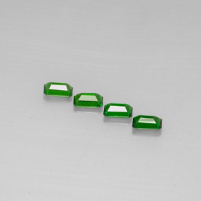 自然派の商品を探す ct グリーン クロム透輝石 宝石, エメラルドカット, ロシア からGemSelectで. 在庫あり、世界各国へ発送!