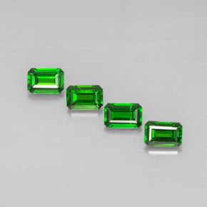 カラットの天然グリーンクロムダイオプサイド（6×4.2 mm・エメラルドカット）