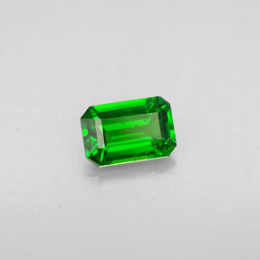 0.54カラットの天然グリーンクロムダイオプサイド（6×4 mm・エメラルドカット）