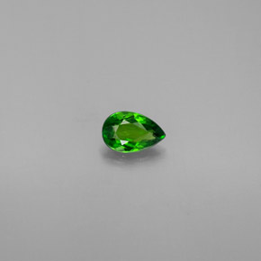 0.53カラットの天然グリーンクロムダイオプサイド（6.5×4.3 mm・洋梨の形）