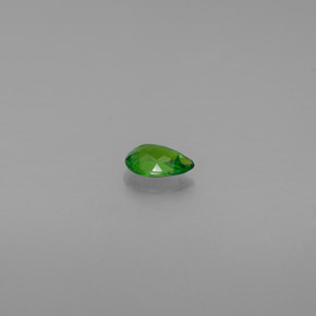 0.53カラットの天然グリーンクロムダイオプサイド（6.5×4.3 mm・洋梨の形）