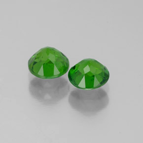 カラットの天然グリーンクロムダイオプサイド（5.00 mm・ラウンドカット）