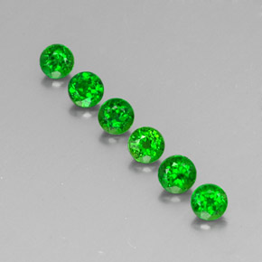カラットの天然グリーンクロムダイオプサイド（3.75 mm・ラウンドカット）