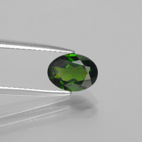 1.22カラットの天然グリーンクロムダイオプサイド（8×6 mm・オーバルカット）