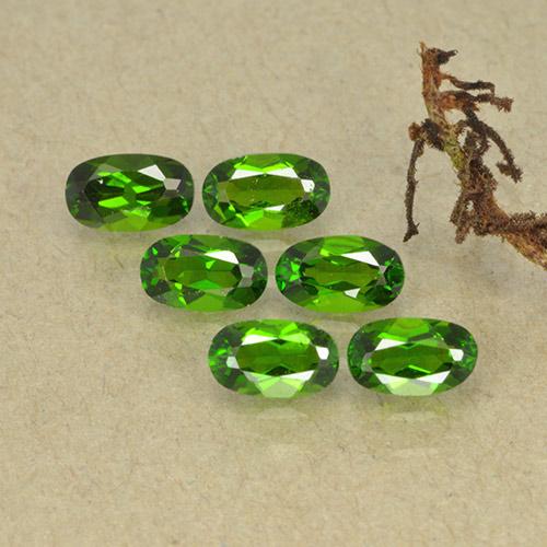 1.62カラットの天然Medium Dark-Greenクロムダイオプサイド（4.9×2.9 mm・オーバルカット）