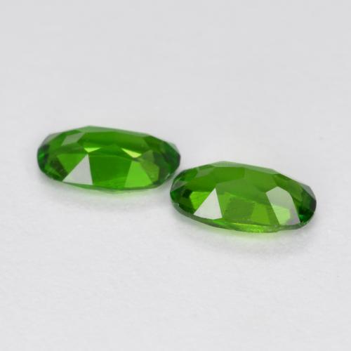 0.43カラットの天然ミディアムダークグリーンクロムダイオプサイド（5×2.9 mm・オーバルカット）