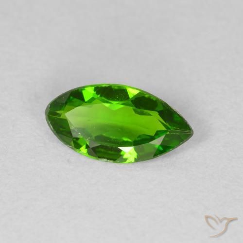0.74カラットの天然Medium Dark-Greenクロム透輝石、マーキーズ、VS