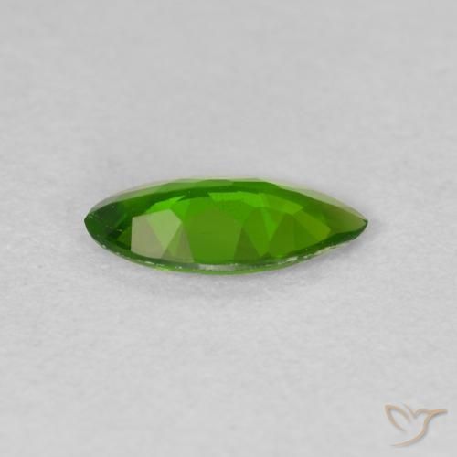0.74カラットの天然Medium Dark-Greenクロム透輝石、マーキーズ、VS