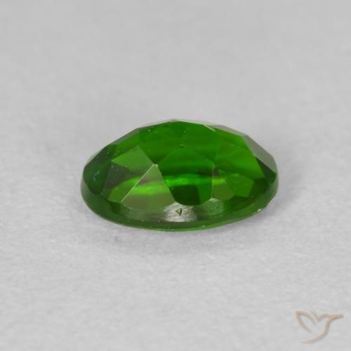 0.85カラットの天然Medium Dark-Greenクロム透輝石、楕円形、VS