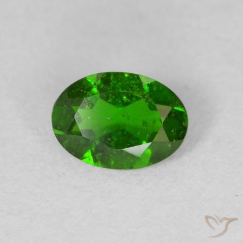 0.78カラットの天然Medium Dark-Greenクロム透輝石、楕円形、VS-SI